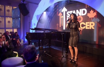 Nikki Yanovsky. Stand Up 2 Cancer Canada. Photo Credit: Ryan Emberley/AP Images