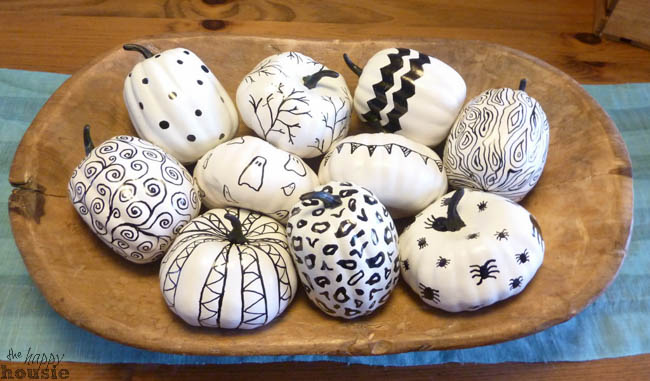 Black-and-White-Hand-Sketched-Sharpie-Pumpkins-at-thehappyhousie.com-5