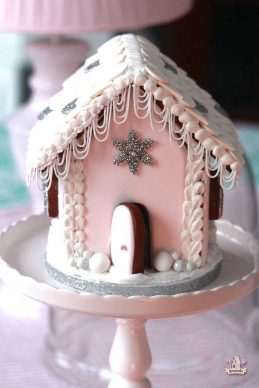 Sweetopia-Gingerbread-House-4-590x885