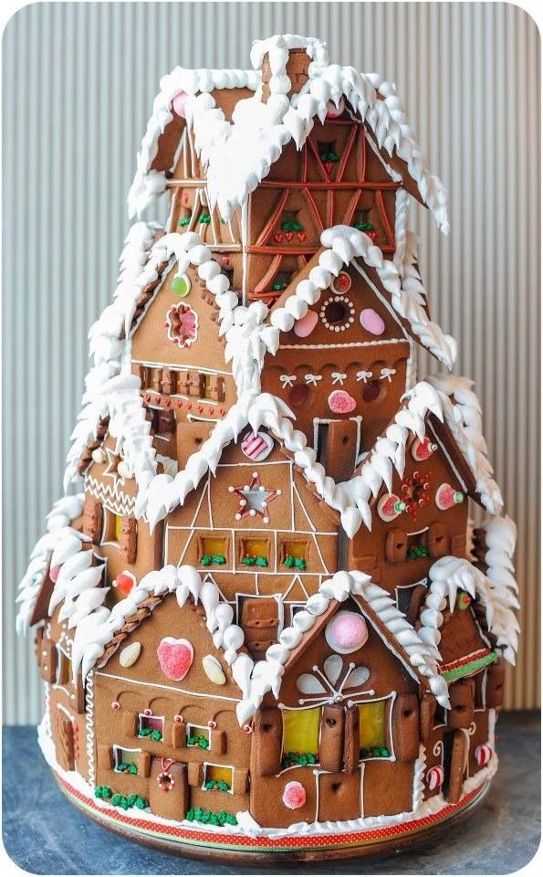 10 Jaw-Dropping Gingerbread Houses You Must See - UrbanMoms