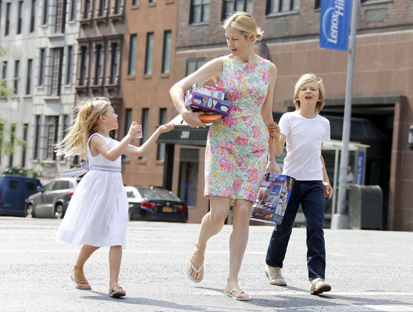 kelly rutherford, kelly rutherford custody battle, kelly rutherford with kids