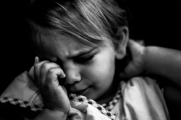 autism, girl, crying, Glenn Gameson-Burrows, photography, black and white, autism spectrum disorder, 