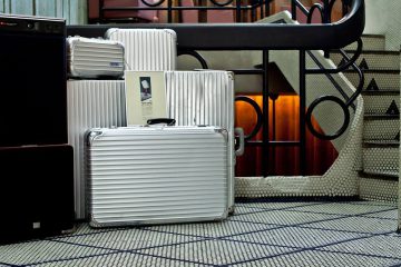 inside rimowa luggage