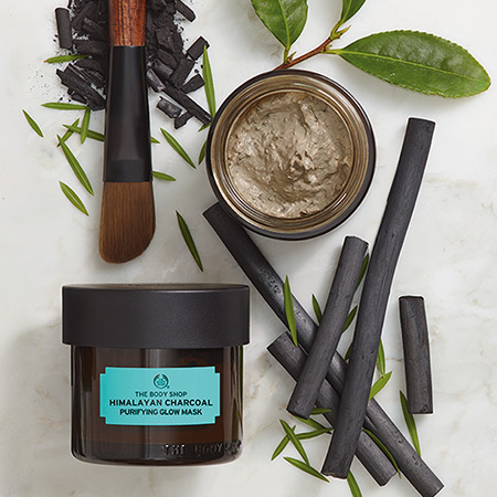 Body Shop Himalayan Charcoal Purifying glow Mask